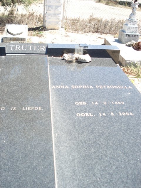 TRUTER Frederik Johannes 1897-1979 &amp; Anna Sophia Petronella 1899-2004_2