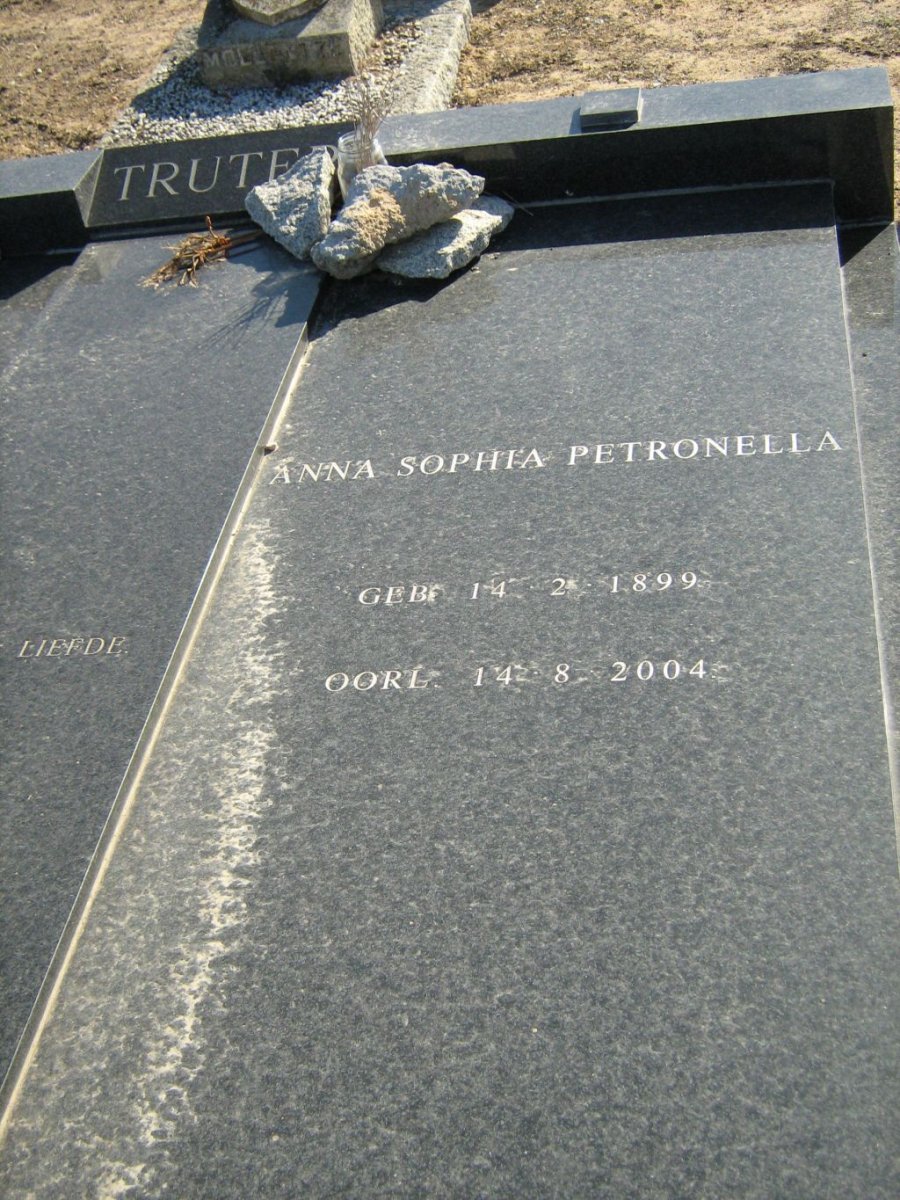TRUTER Anna Sophia Petronella 1899-2004