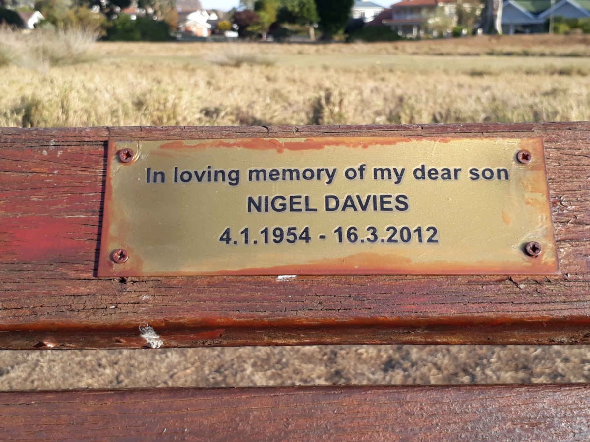 DAVIES Dennis 1919-2001 :: DAVIES Nigel 1954-2012