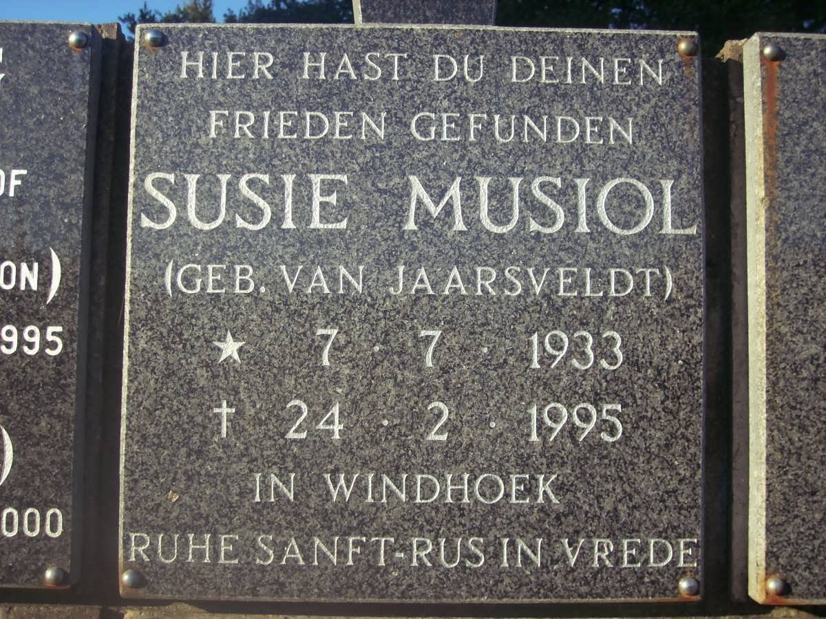 MUSIOL Susie nee VAN JAARSVELDT 1933-1995