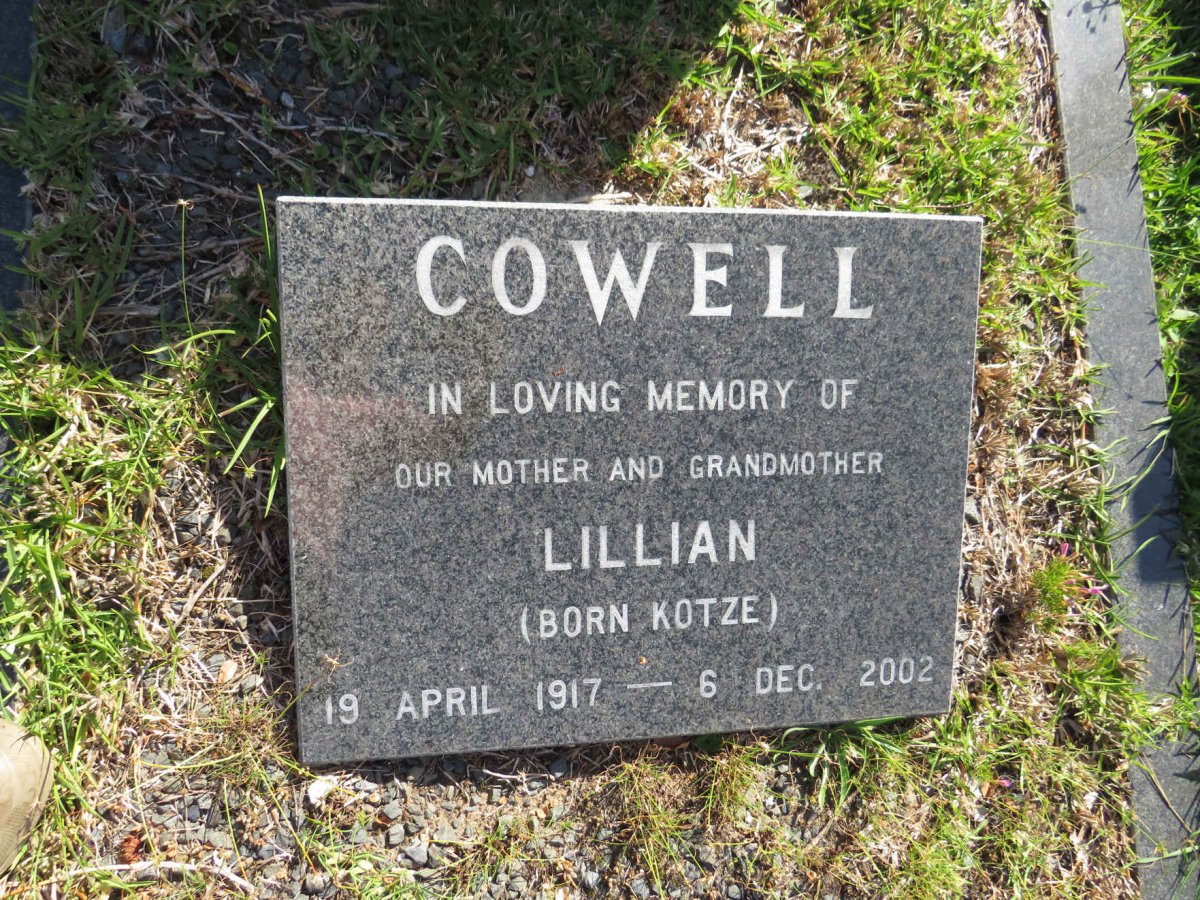 COWELL Lillian nee KOTZE 1917-2002
