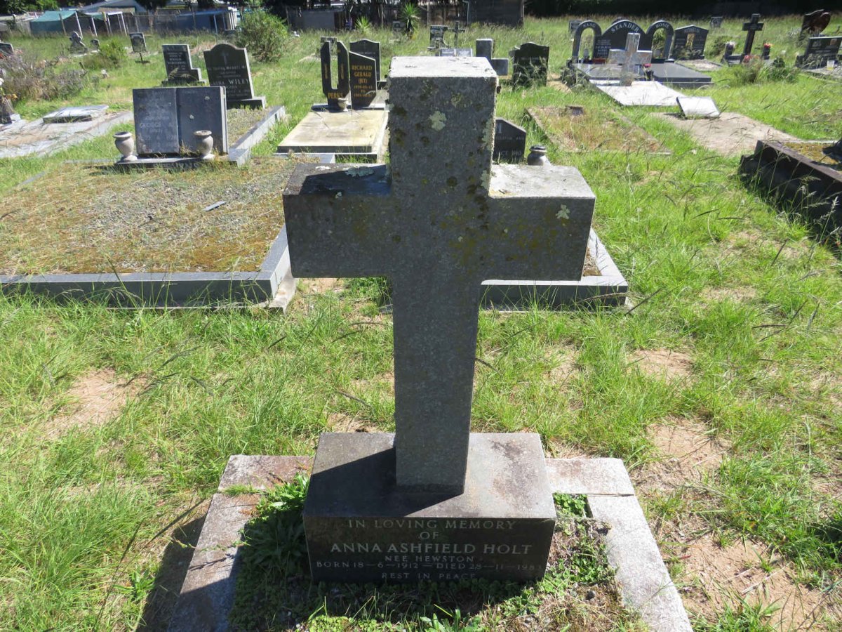 HOLT Anna Ashfield nee HEWSTON 1912-1983