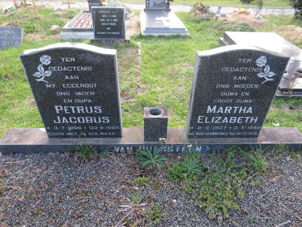 HUYSSTEEN Petrus Jacobus, van 1896-1982 & Martha Elizabeth 1907-1988