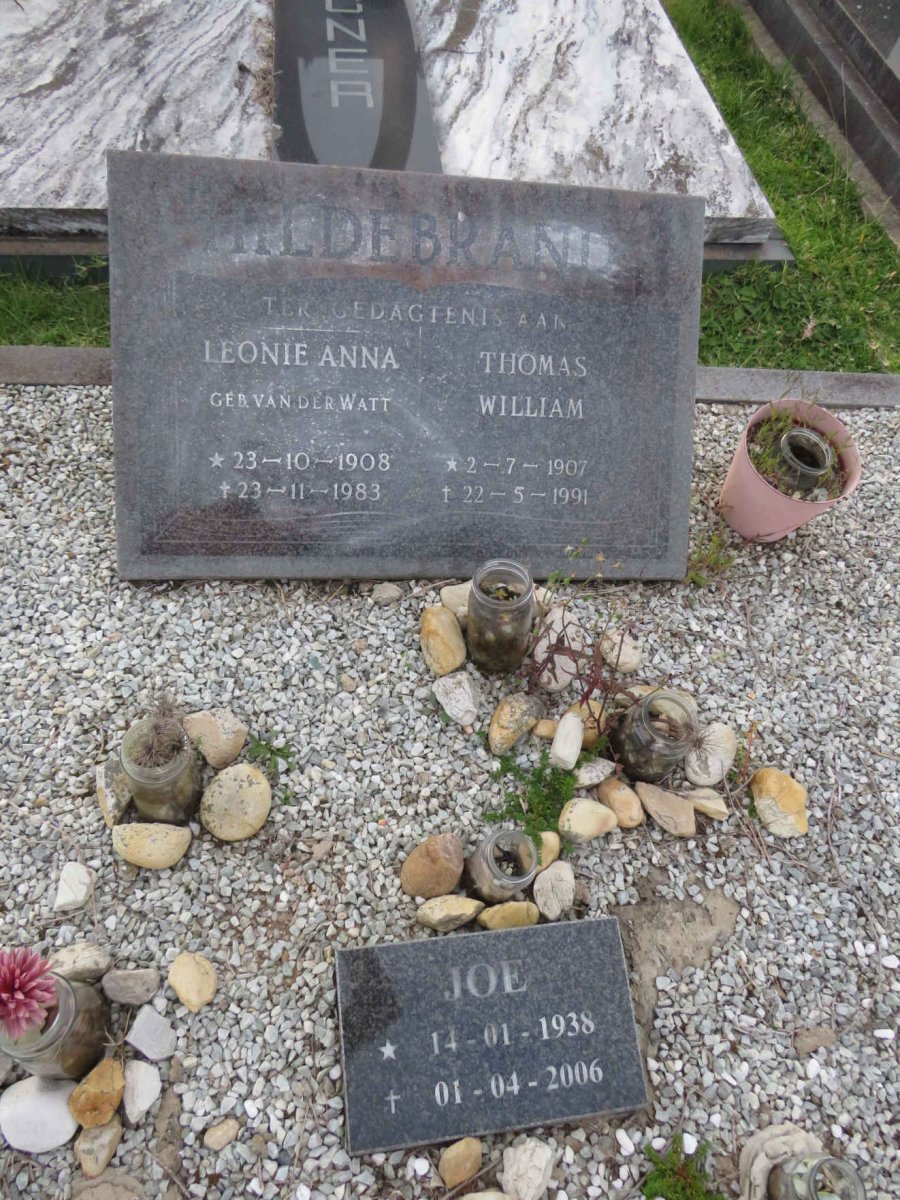 HILDEBRAND Thomas William 1907-1991 & Leonie Anna VAN DER WATT 1908-1983 :: ? Joe 1938-2006