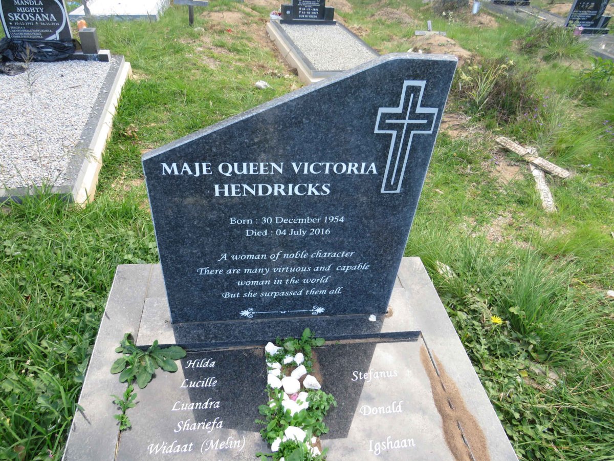 HENDRICKS Maje Queen Victoria 1954-2016