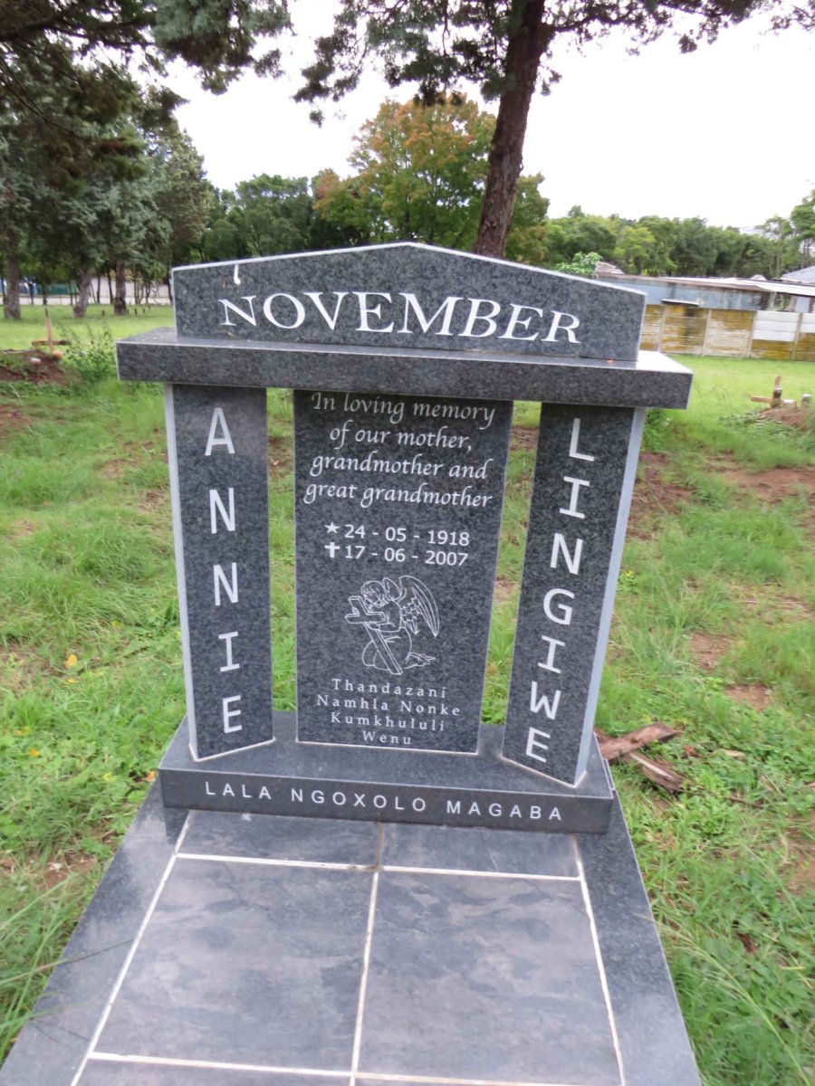 NOVEMBER Annie Lingiwe 1918-2007