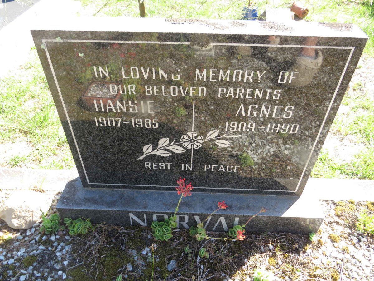 NORVAL Hansie 1907-1985 & Agnes 1909-1990