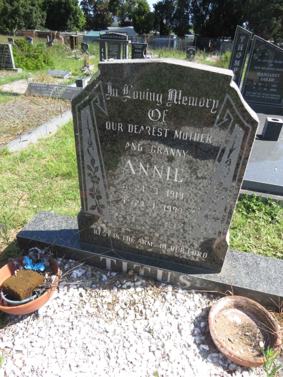 TITUS Annie 1919-1993