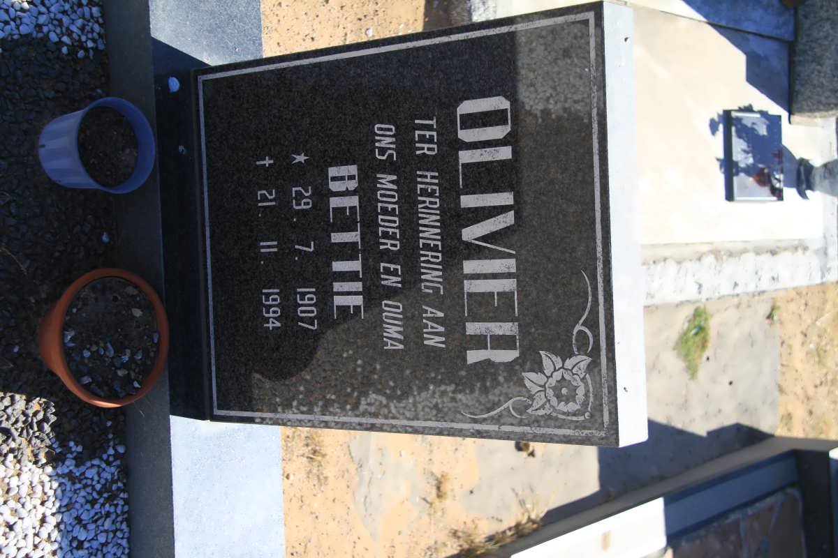OLIVIER Bettie 1907-1994