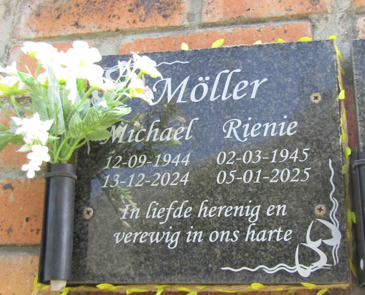 MOLLER Michael 1944-2024 en Rienie 1945-2025