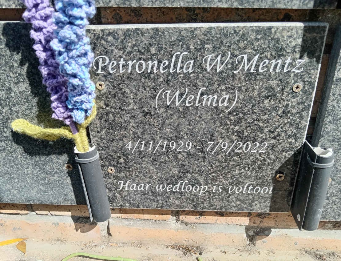 MENTZ Petronella W.1929-2022