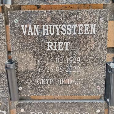 HUYSSTEEN Riet, van 1929-2022