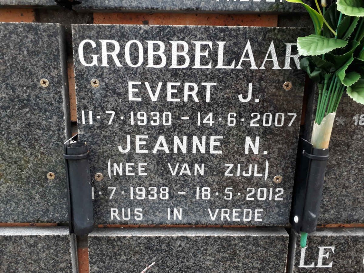 GROBBELAAR Evert J. 1930-2007 &amp; Jeanne N. VAN ZIJL 1938-2012