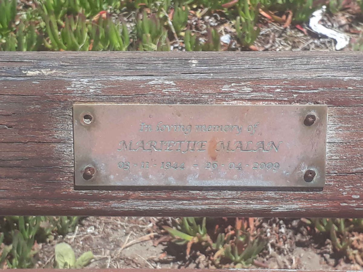 MALAN Marietjie 1944-2009