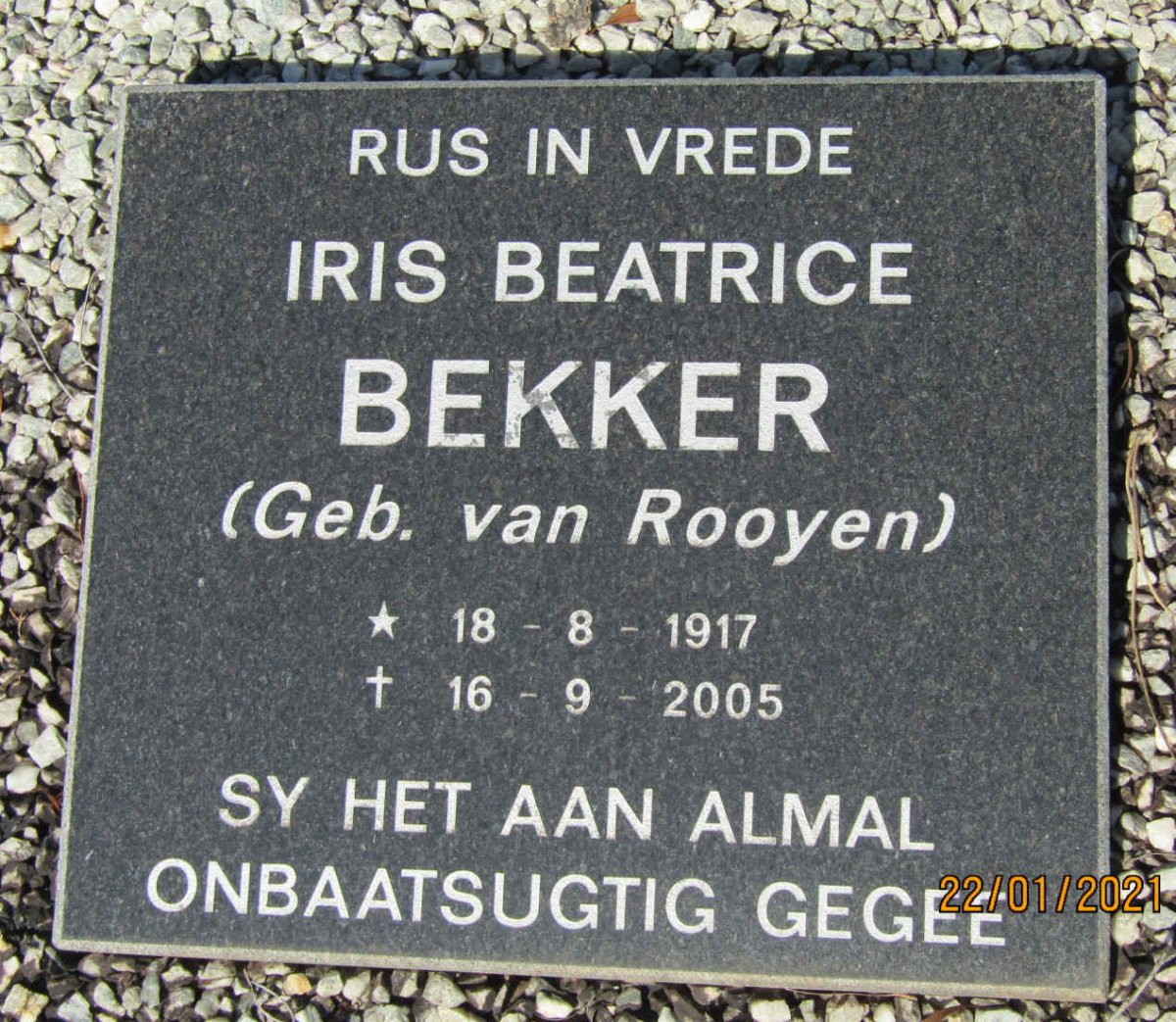 BEKKER Iris Beatrice nee VAN ROOYEN 1917-2005