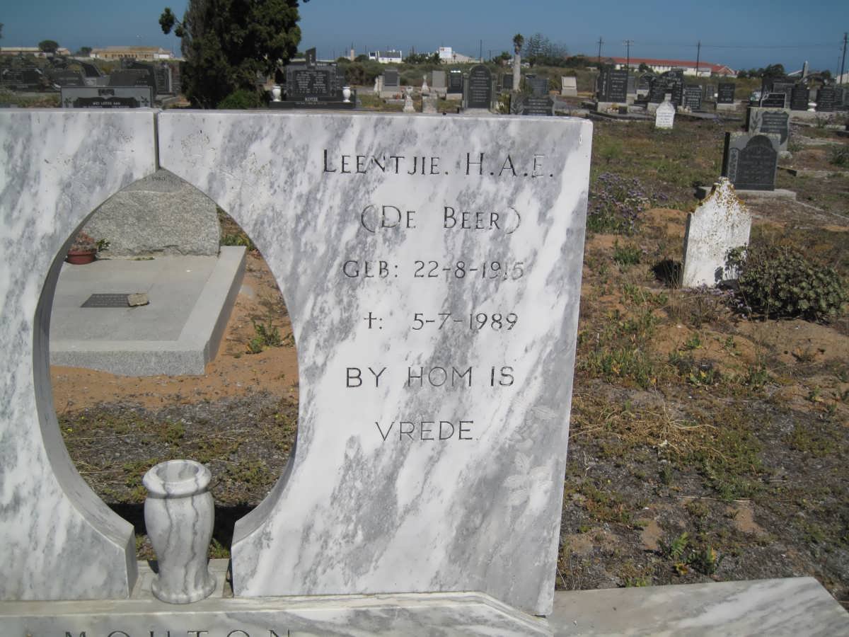 MOUTON H.A.E. nee DE BEER 1915-1989