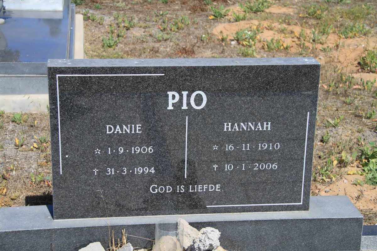 PIO Danie 1906-1994 &amp; Hannah 1910-2006