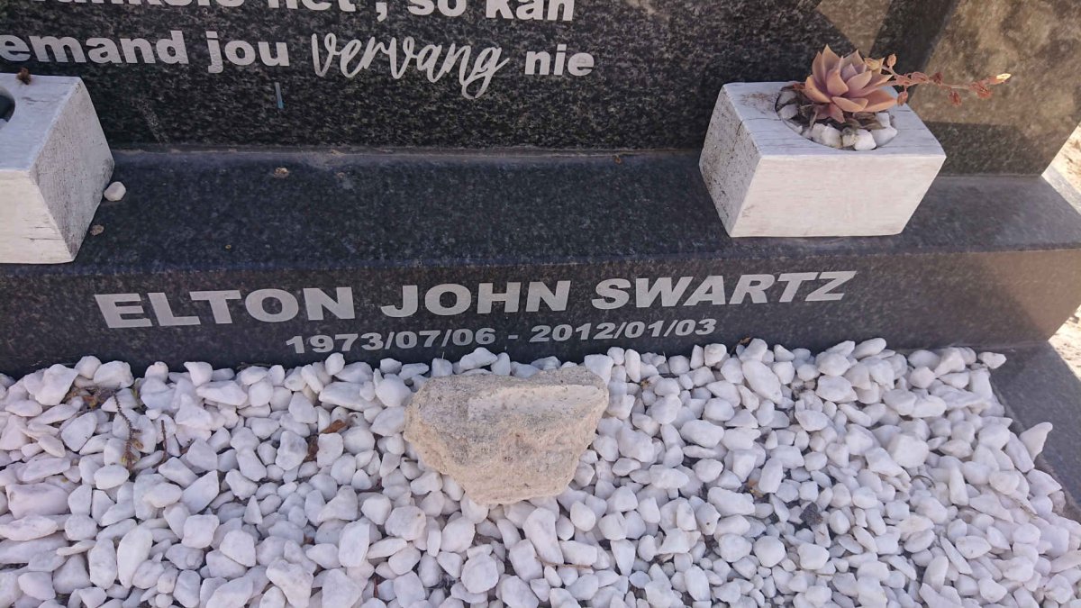 SWARTZ Ursula, NIEUWOUDT 1954-2021 :: SWARTZ Elton John 1973-2012_2