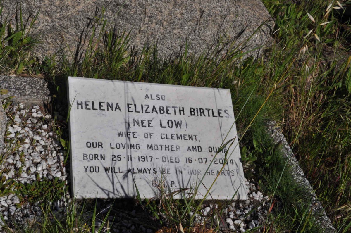 BIRTLES Helena Elizabeth nee LOW 1917-2004