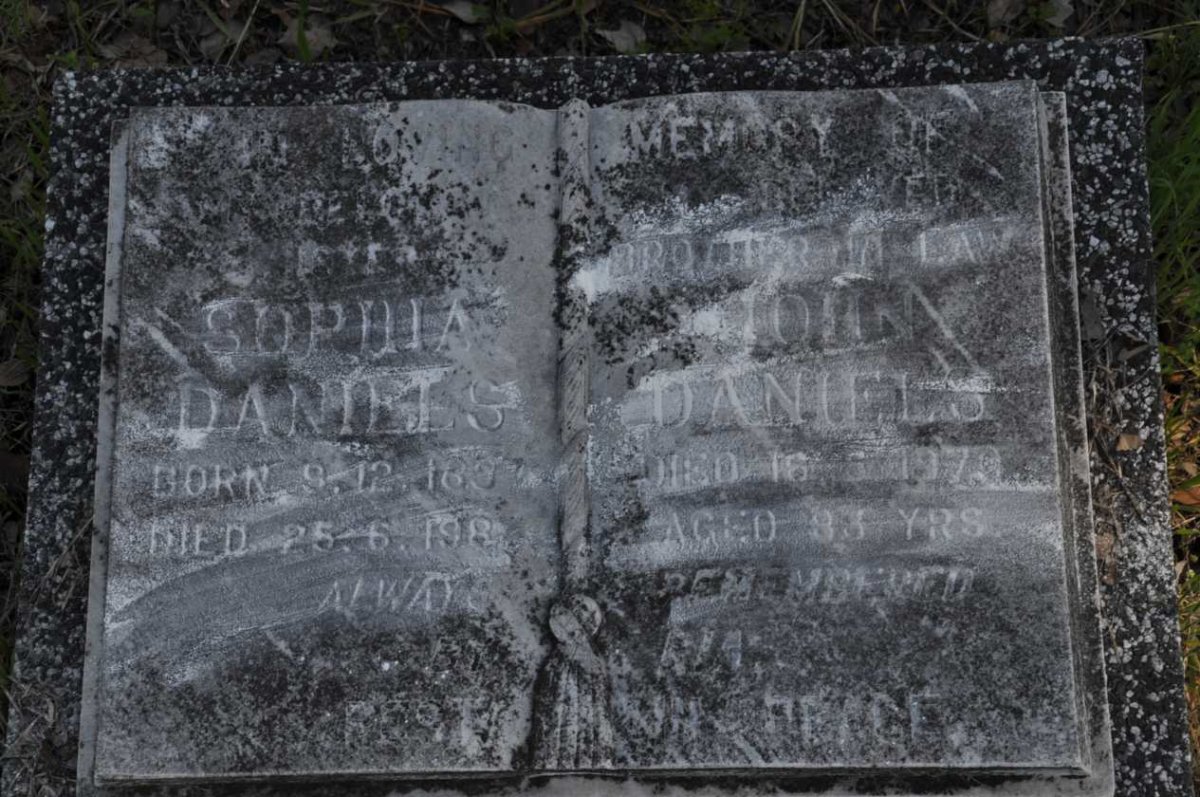 DANIELS John -1970 :: DANIELS Sophia 1897-198?