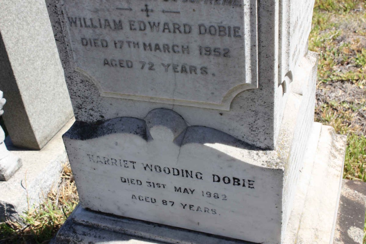 DOBIE Harriet Wooding -1982