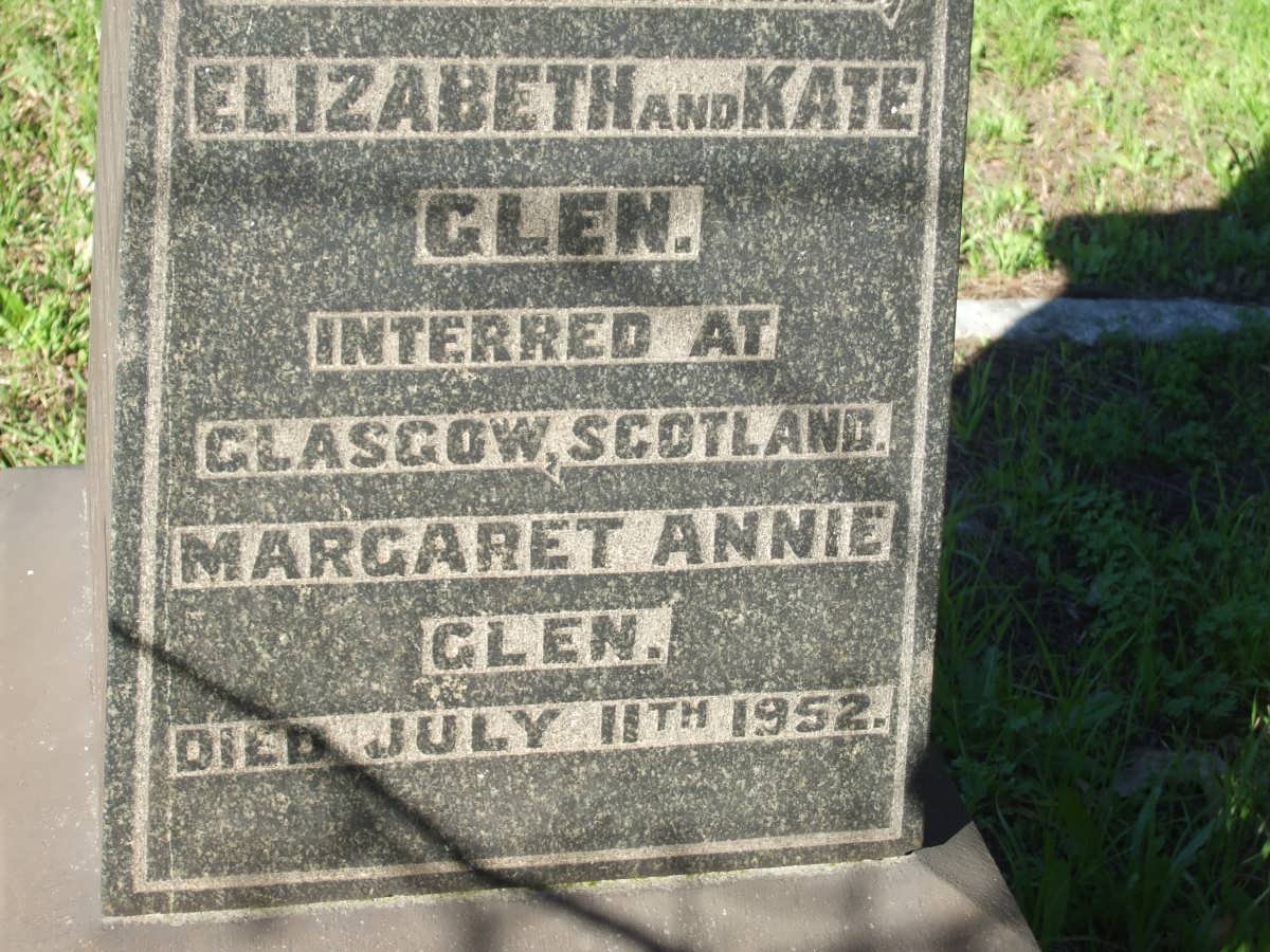 GLEN Elizabeth :: GLEN Kate