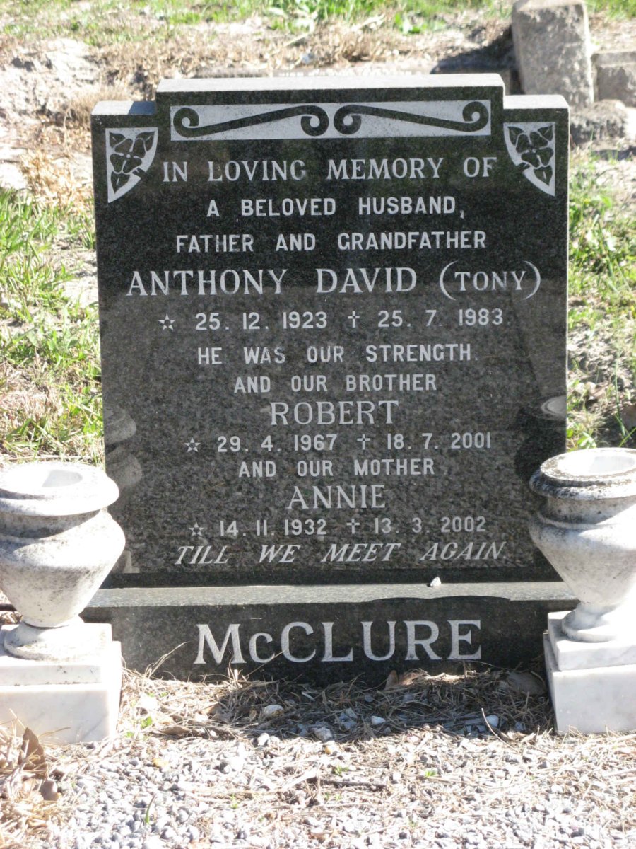 MCCLURE Anthony David 1923-1983 &amp; Annie 1932-2002 :: MCCLURE Robert 1967-2001