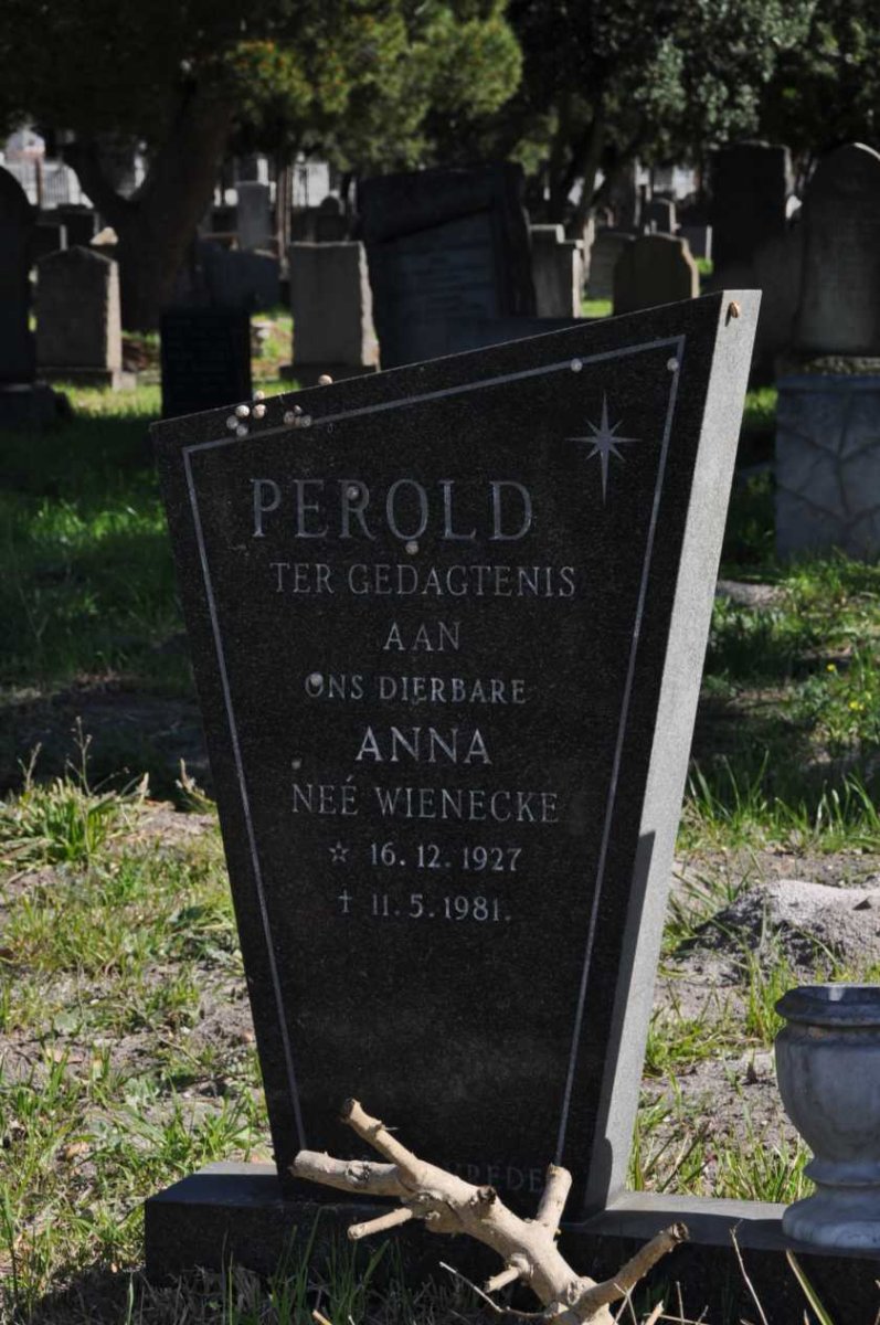 PEROLD Anna nee WIENECKE 1927-1981