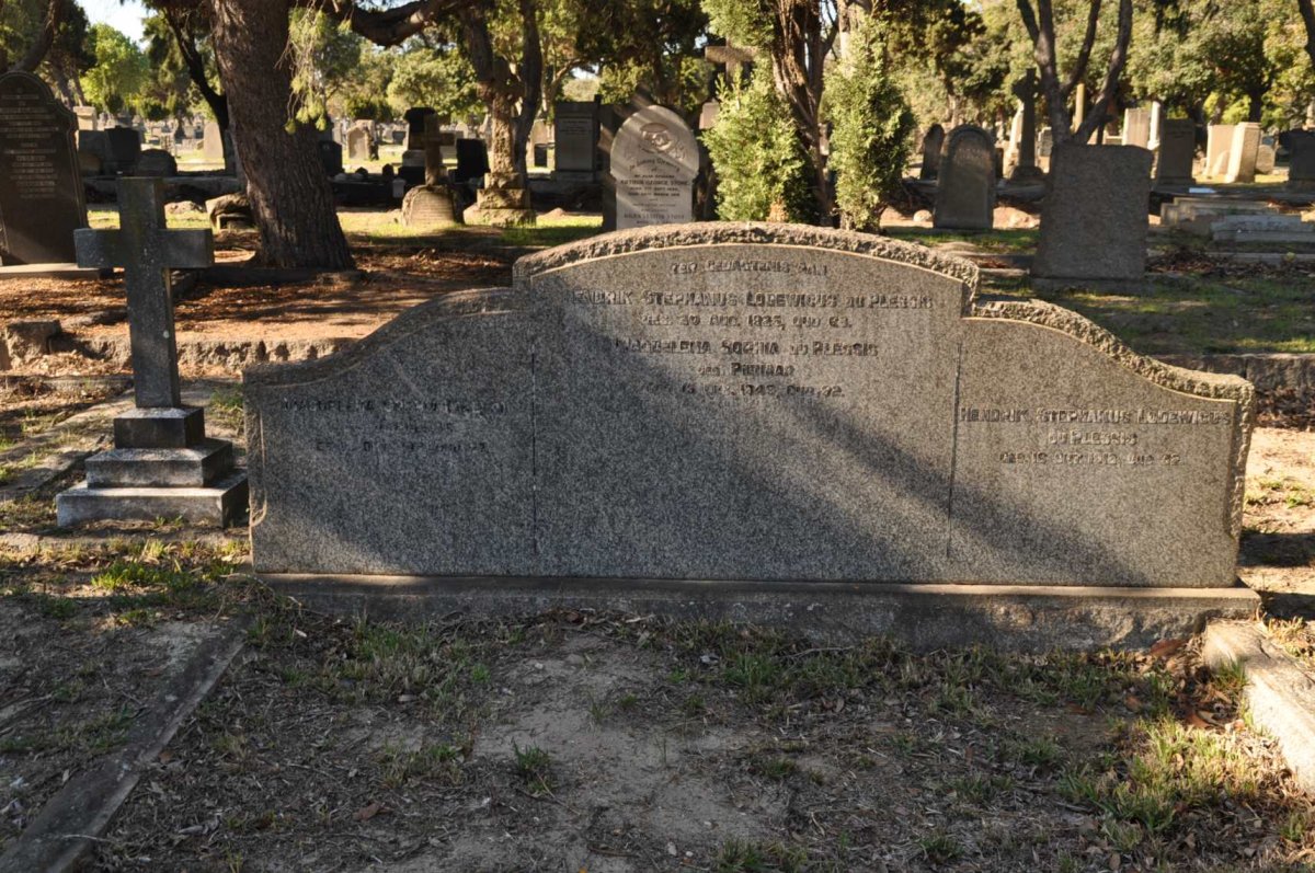 Maitland-Cemetery-3675