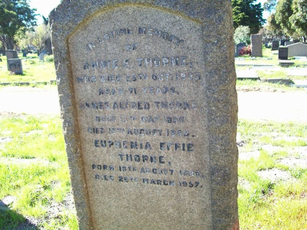 THORNE James Alfred 188?-194? :: THORNE Annie E. -1933 :: THORNE Euphenia 188?-1957