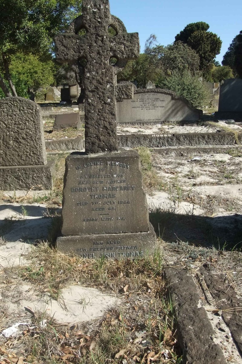 THOMAS Lionel John &amp; Dorothy Margaret -1944
