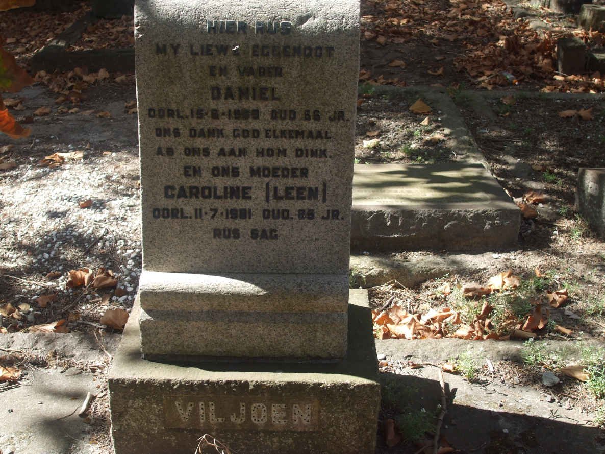 VILJOEN Daniel -1959 &amp; Caroline -1981