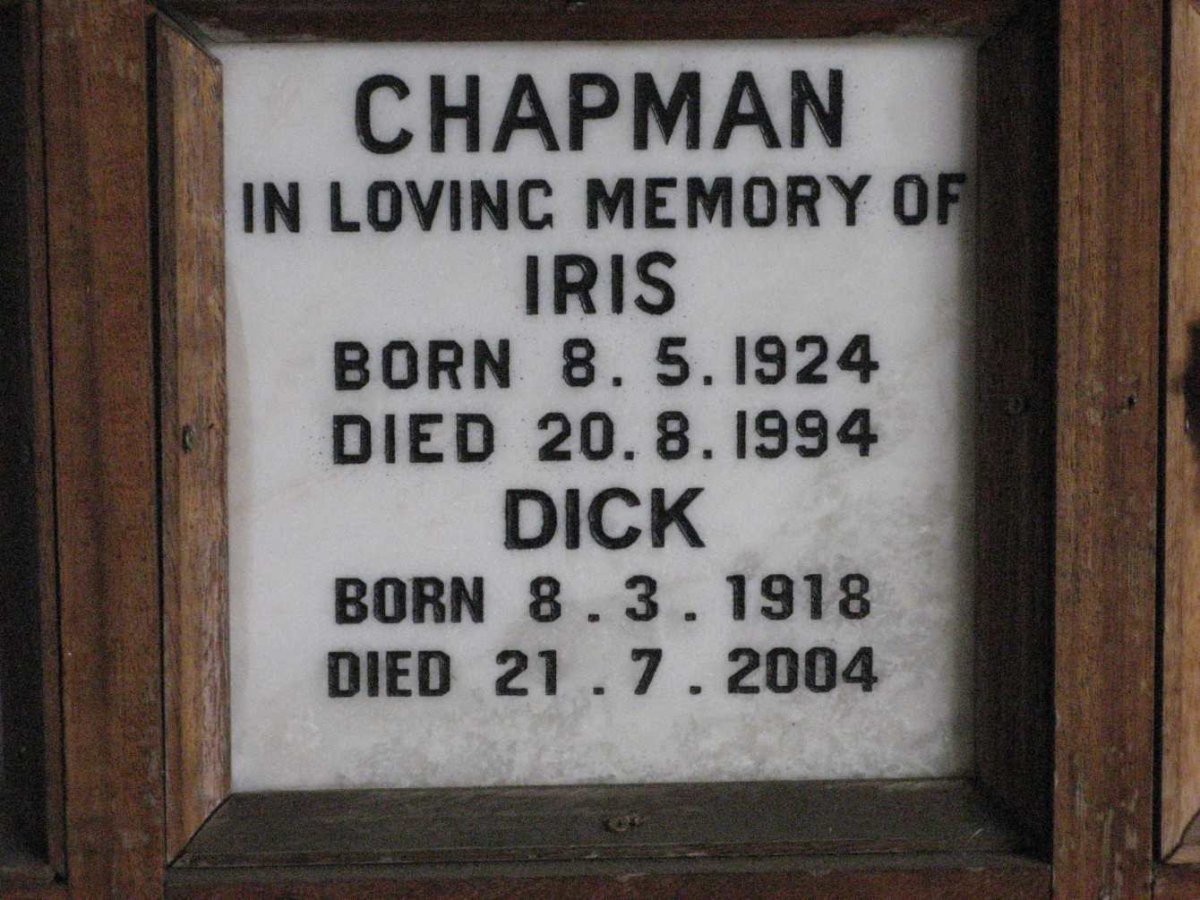 CHAPMAN Dick 1918-2004 &amp; Iris 1924-1994