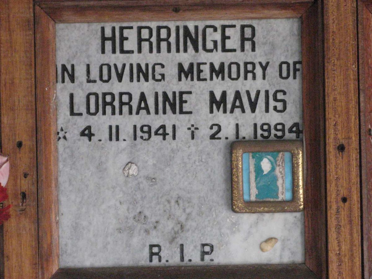 HERRINGER Lorraine Mavis 1941-1994
