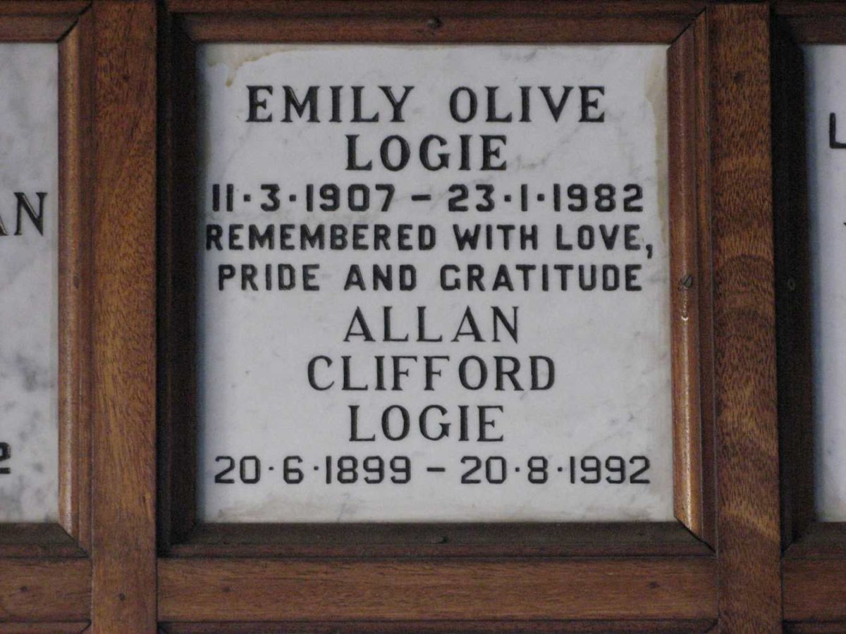 LOGIE Allan Clifford 1899-1992 Emily Olive 1907-1982