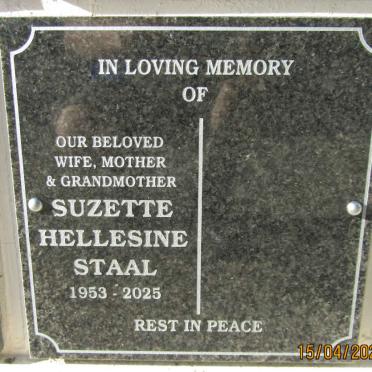 STAAL Suzette Hellesine 1953-2025