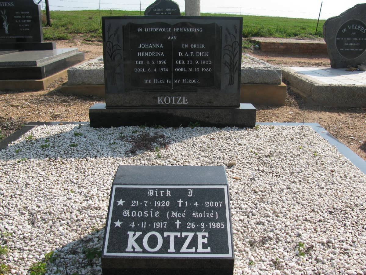 KOTZE Johanna Hendrina 1896-1974 :: KOTZE D.A.P. 1900-1980  :: KOTZE Dirk J.1920-2007 &amp; Koosie 1917-1985 