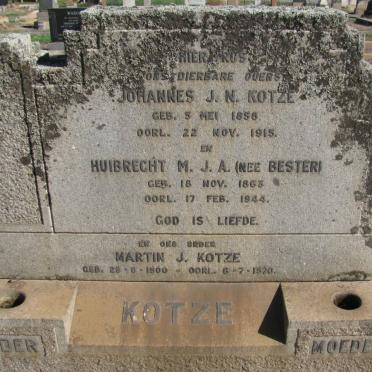 KOTZE Johannes Jacobus Nicolaas 1858-1915 &amp; Huibrecht Maria Johanna Aletta BESTER 1863-1944 :: BESTER Martin J. 1900-1970