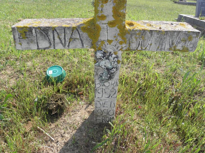 DOMINGO Edna 1952-1990