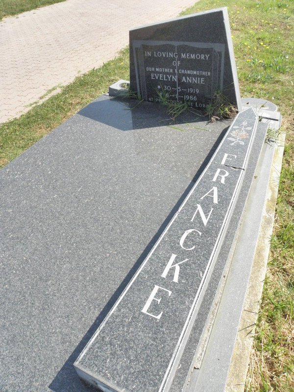 FRANCKE Evelyn Annie 1919-1986
