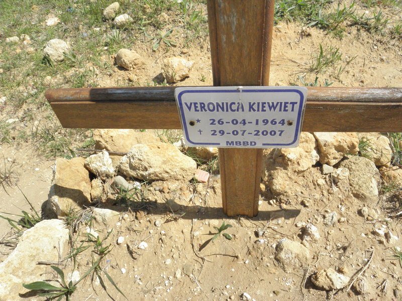 KIEWIET Veronica 1964-2007