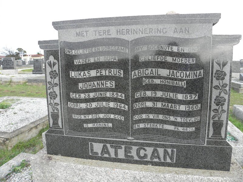 LATEGAN Lukas Petrus Johannes 1894-1964 &amp; Abigail Jacomina HONIBALL 1897-1960