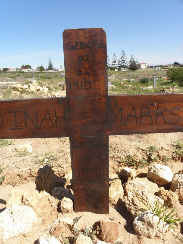 MARKS Dinah 1910-2009