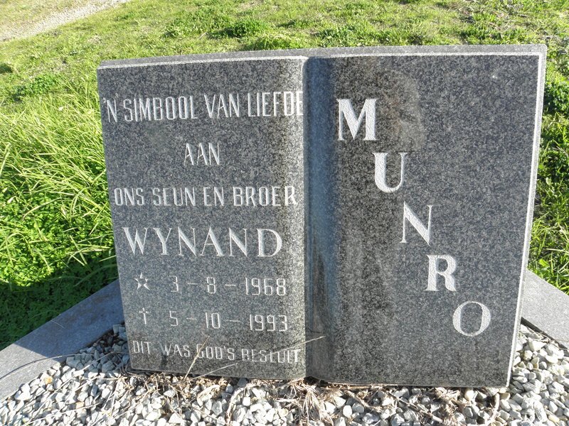 MUNRO Wynand 1968-1993