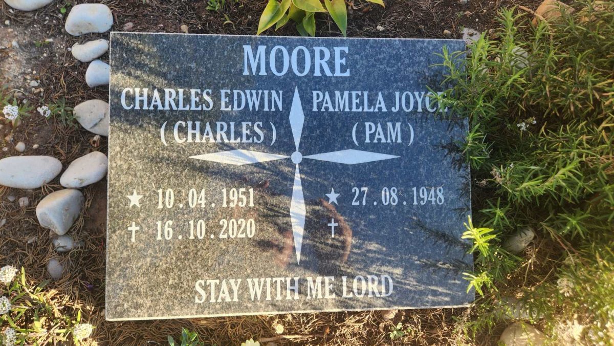 MOORE Charles Edwin 1951-2020 & Pamela Joyce 1948-