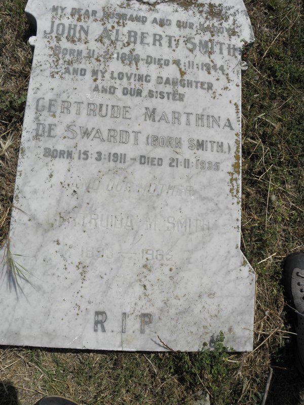 SMITH John Albert 1888-1944 &amp; Gertruida M. 1893-1965 :: DE SWARDT Gertrude Marthina nee SMITH 1911-1935
