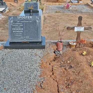 SPOGTER Frederick Nicholas 1938-2011 &amp; Mavis Patricia 1942-2022 