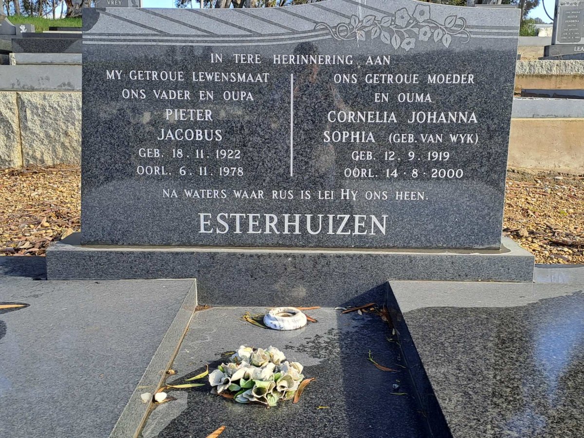 ESTHERHUIZEN Pieter Jacobus 1922-1978 &amp; Cornelia Johanna Sophia VAN WYK 1919-2000