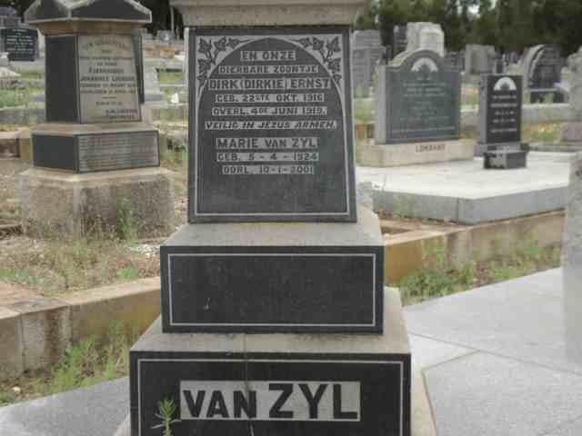 ZYL Dirk Ernst, van 1916-1919 :: VAN ZYL Marie 1924-2001