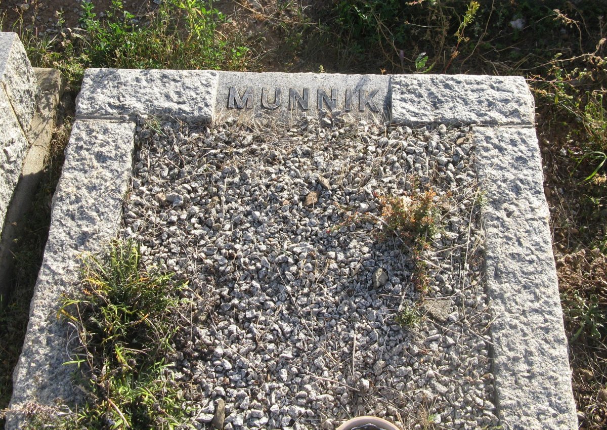MUNNIK